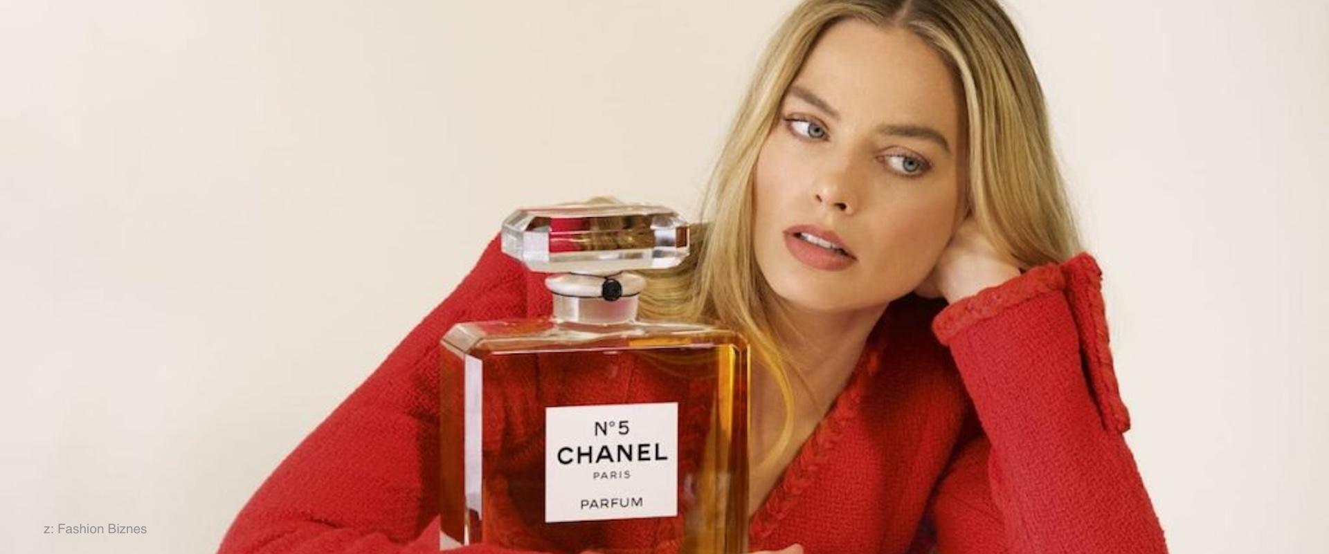 Kampanie reklamowe beauty: Chanel N°5 z Margot Robbie i Jacobem Elordim  